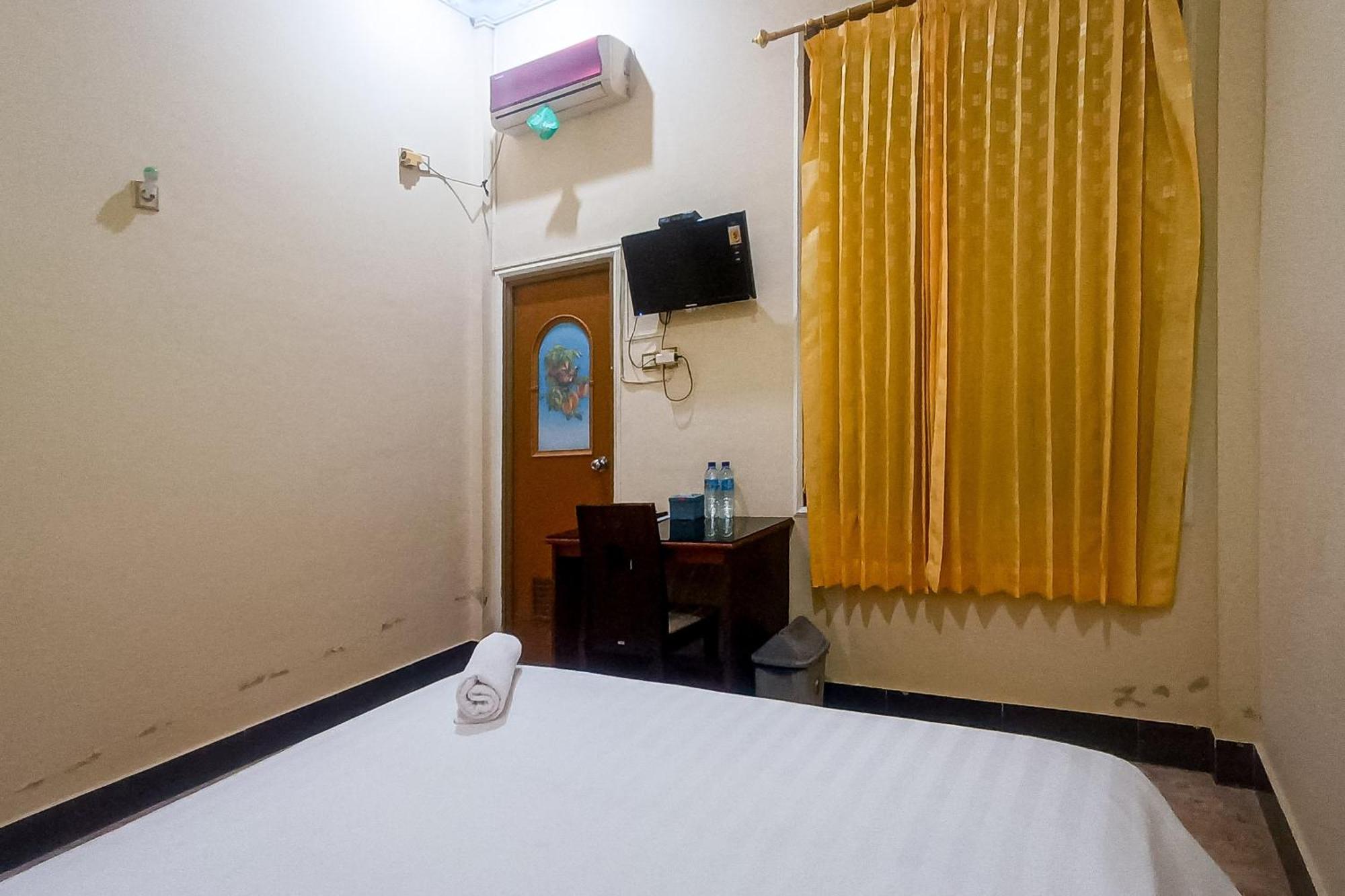 Reddoorz At Senaz Guesthouse Mataram Exteriér fotografie